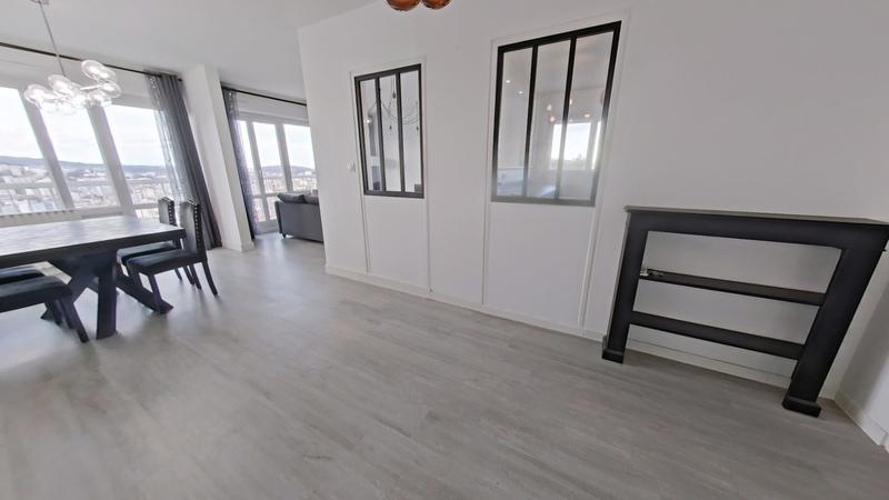 Appartement - 85 m² - 6 pièces