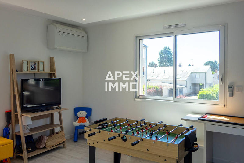 Maison - 200 m² - 6 pièces