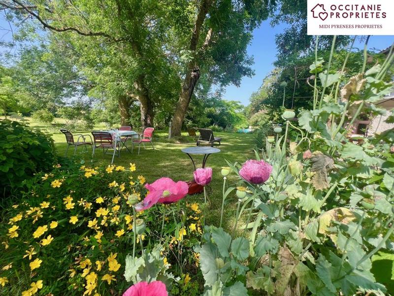 Propriété - 403 m² - 17 pièces