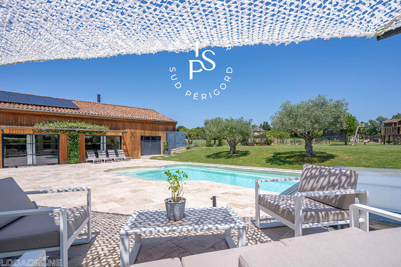 Maison - 229 m² - 7 pièces