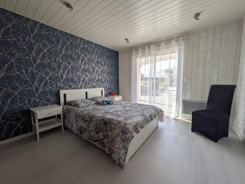 Maison - 200 m² - 6 pièces