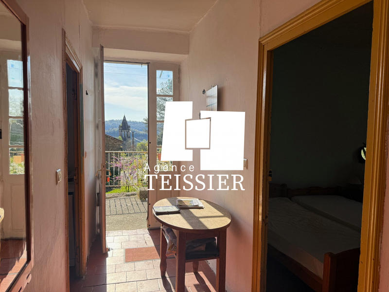 Maison - 216 m² - 12 pièces