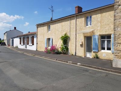 Maison - 136 m² - 4 pièces