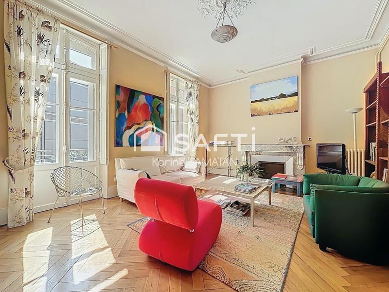 Appartement - 145 m² - 6 pièces