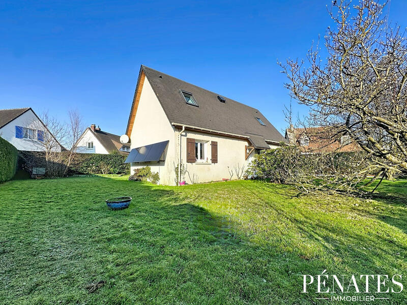 Maison - 90 m² - 5 pièces