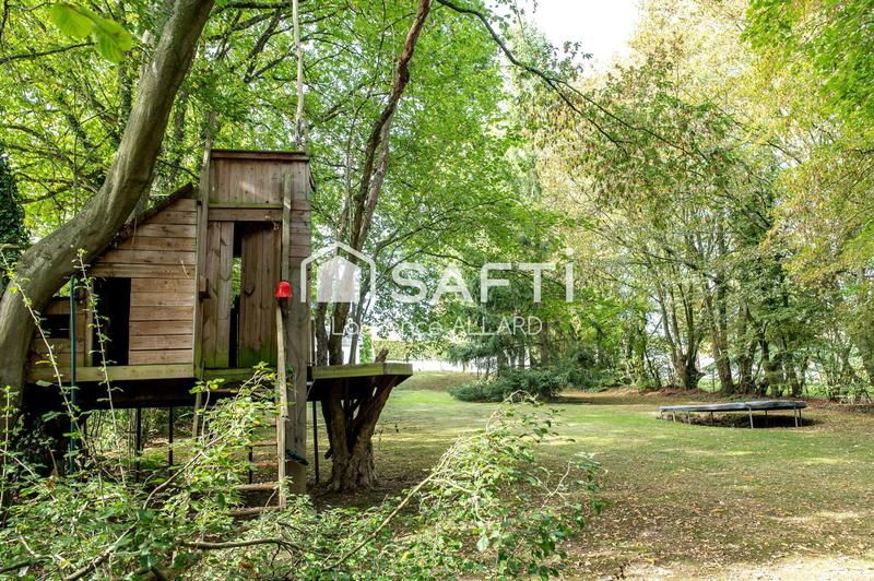 Maison - 167 m² - 10 pièces