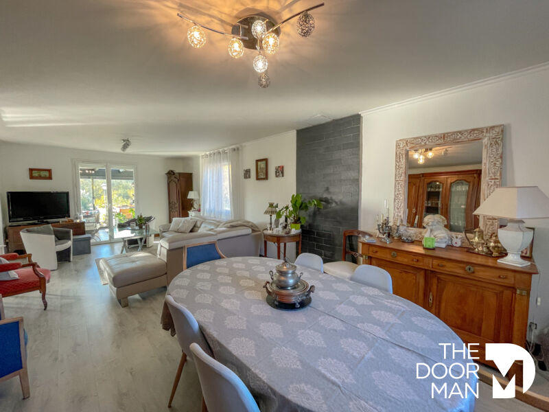 Maison - 200 m² - 6 pièces