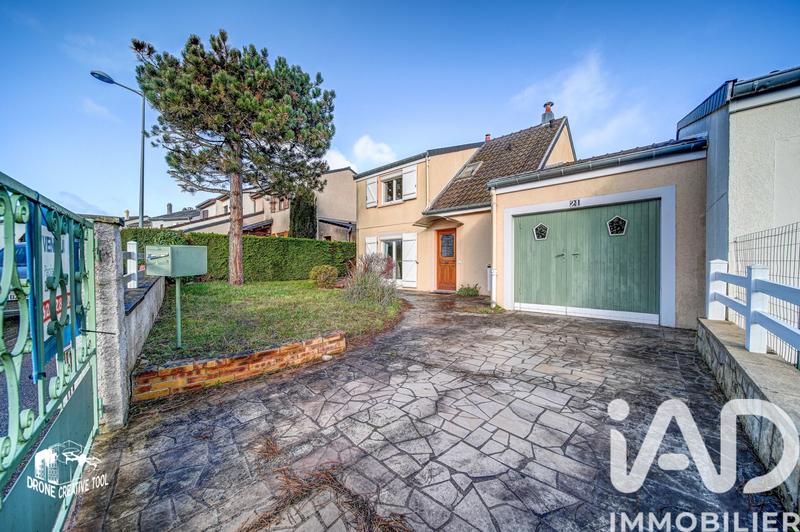 Maison - 92 m² - 5 pièces