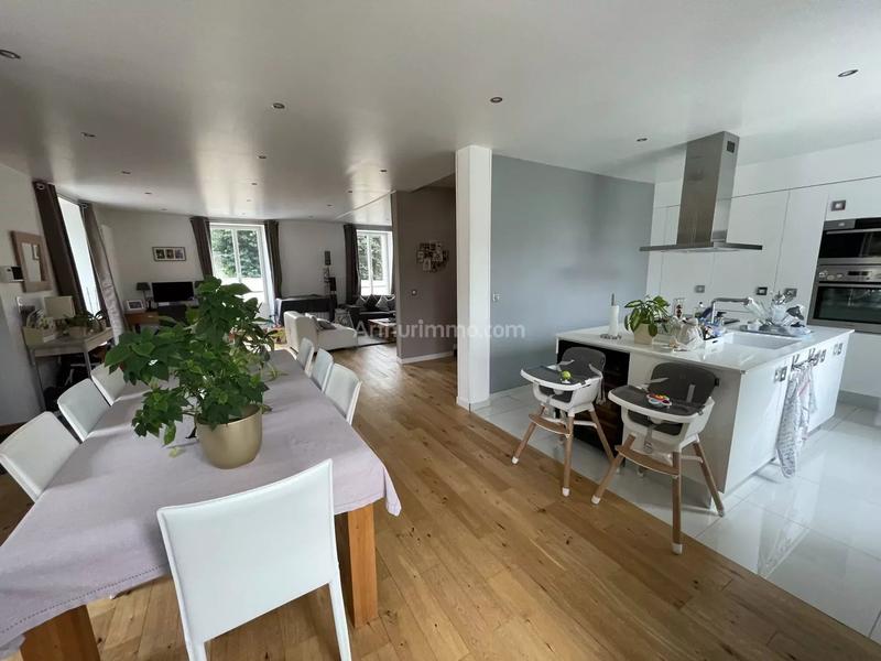 Maison - 204 m² - 8 pièces