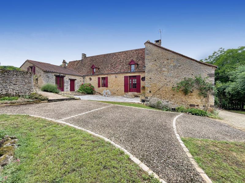 Maison - 150 m² - 11 pièces