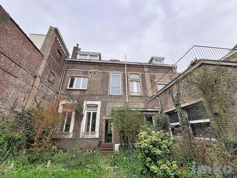 Maison ancienne - 573 m² - 16 pièces