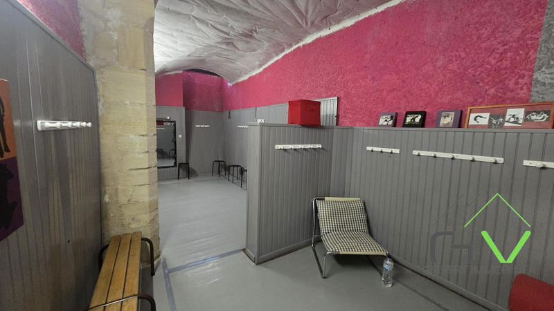 Local commercial - 322 m² - 8 pièces