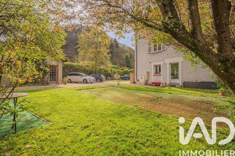 Maison - 231 m² - 10 pièces