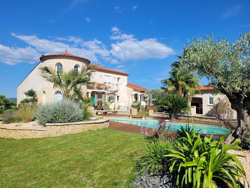 Villa - 258 m² - 8 pièces