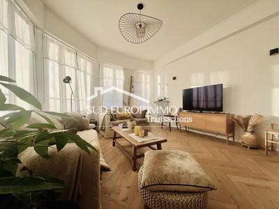 Appartement - 100 m² - 5 pièces