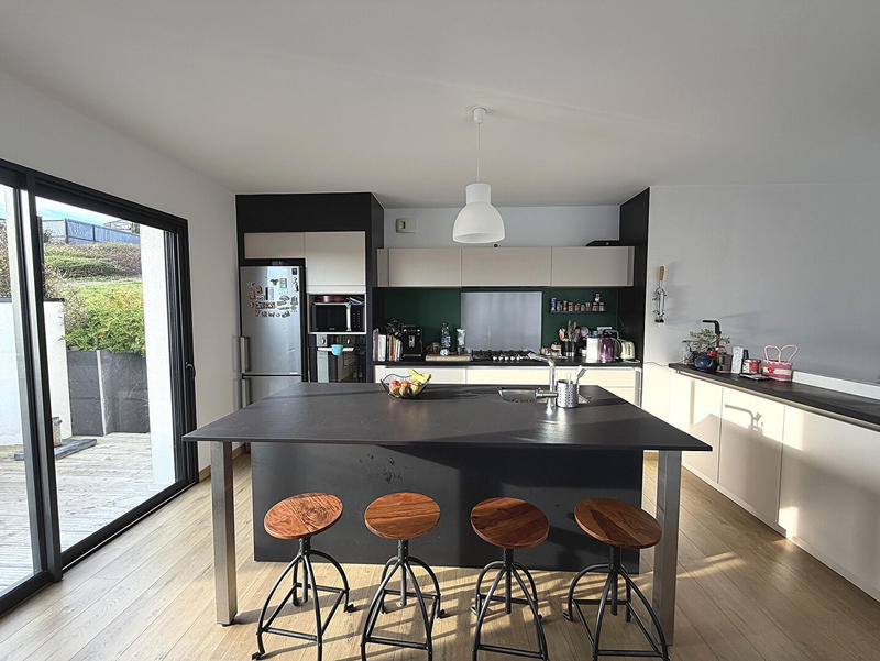 Maison - 176 m² - 7 pièces