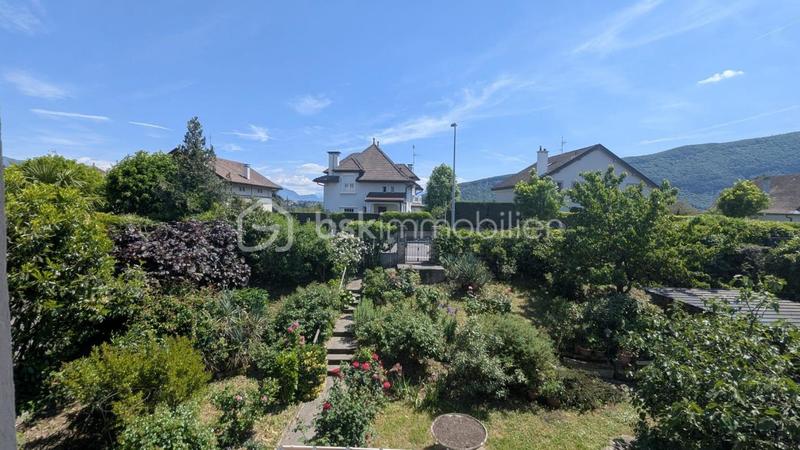 Maison de ville - 240 m² - 7 pièces