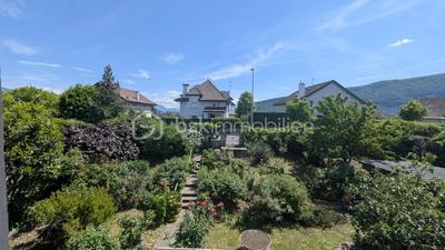 Maison de ville - 240 m² - 7 pièces