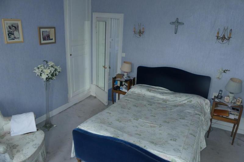 Maison - 170 m² - 9 pièces