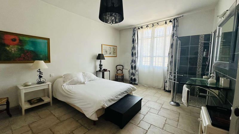 Maison - 300 m² - 9 pièces