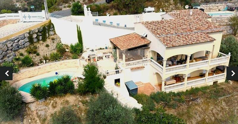 Maison - 289 m² - 7 pièces