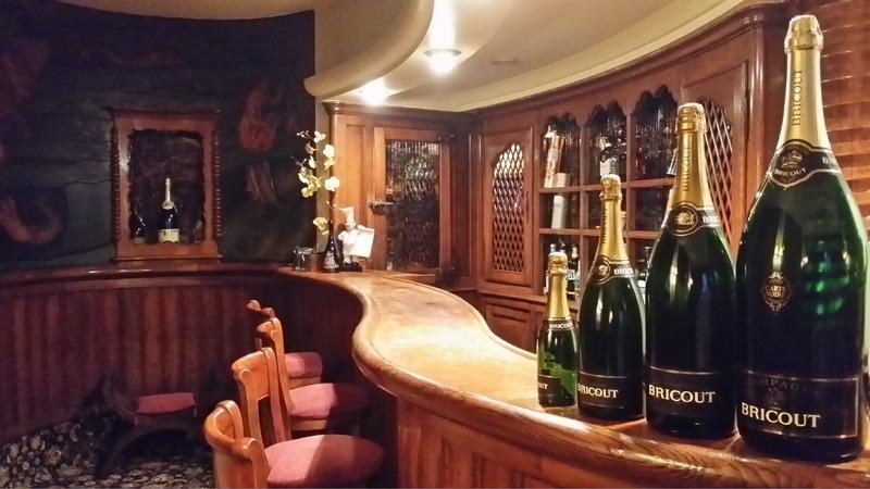 Propriété - 1 200 m² - 50 pièces