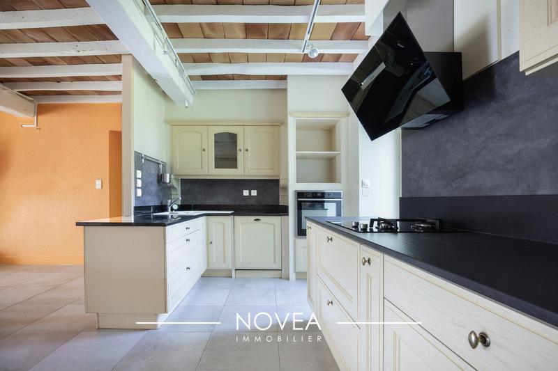 Maison ancienne - 210 m² - 5 pièces