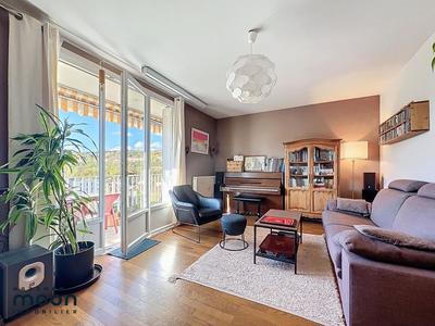 Appartement - 76 m² - 4 pièces