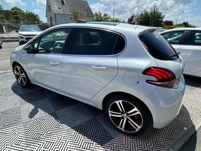 Peugeot 208 1.2 Ptech Gt Line s&amp;S Eat6