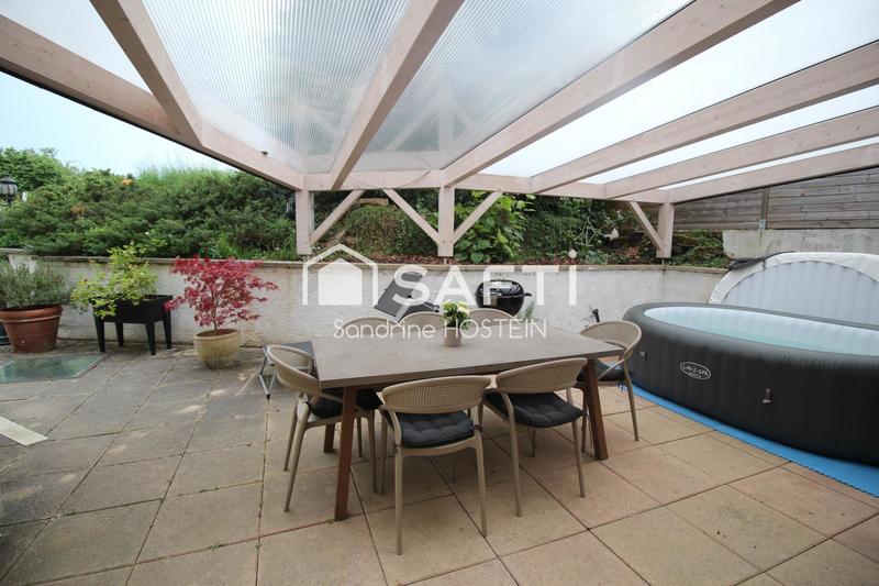 Maison - 284 m² - 10 pièces