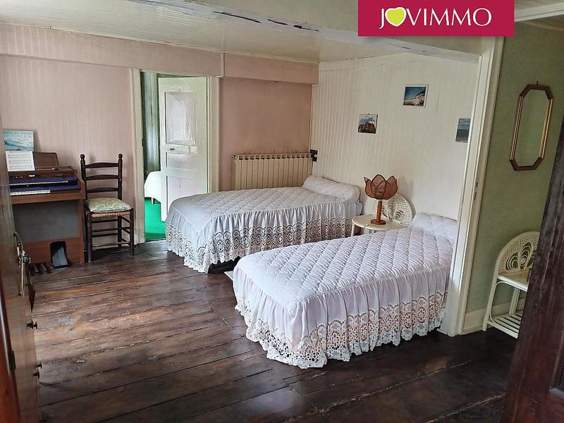 Maison - 215 m² - 8 pièces