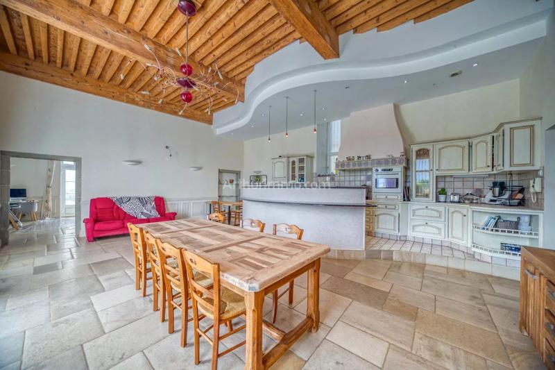 Maison - 488 m² - 20 pièces