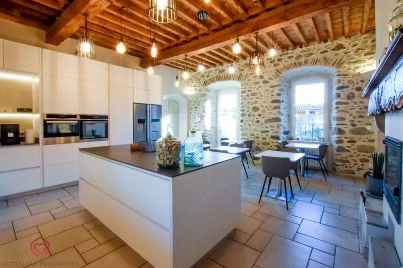 Propriété - 625 m² - 15 pièces