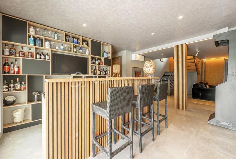 Maison d'architecte - 269 m² - 9 pièces