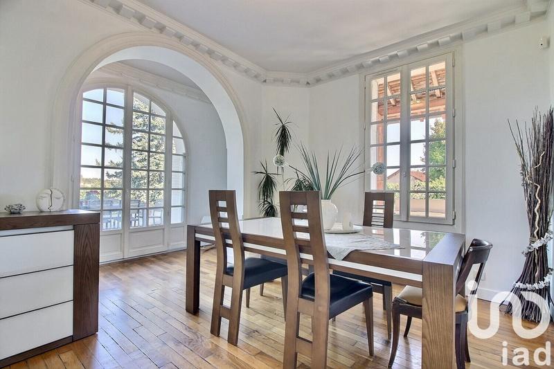 Maison - 200 m² - 7 pièces