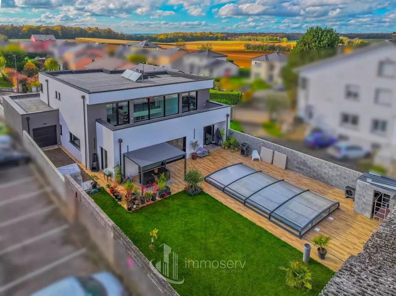 Villa - 260 m² - 7 pièces