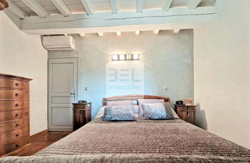 Propriété - 144 m² - 6 pièces