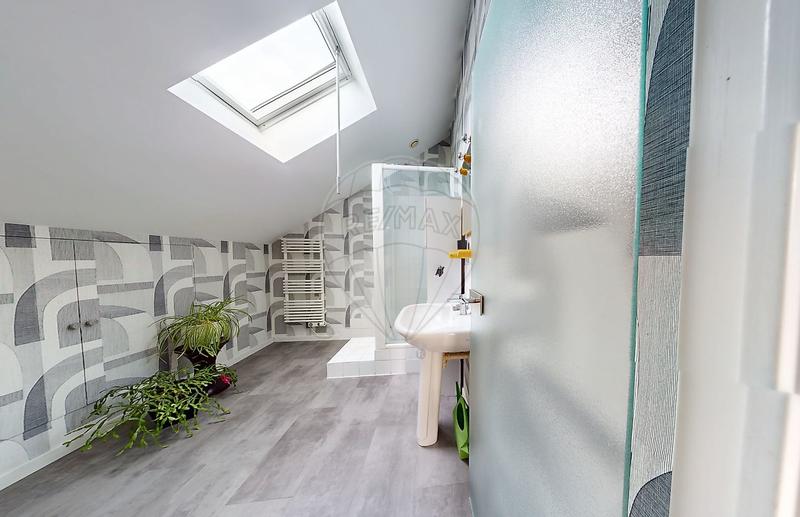 Atelier d'activités - 140 m² - 6 pièces