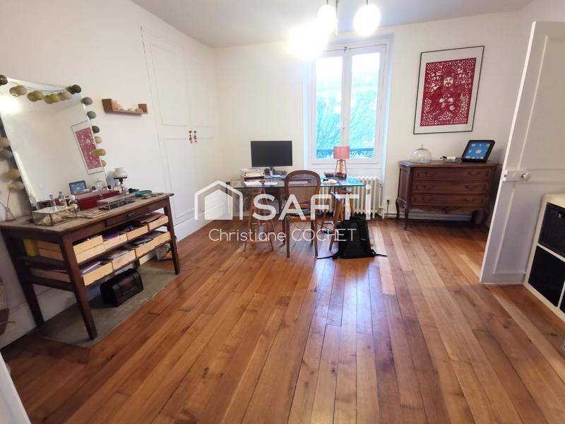 Maison - 242 m² - 6 pièces