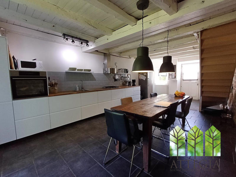 Maison - 180 m² - 5 pièces