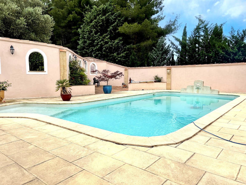 Mas - 280 m² - 6 pièces