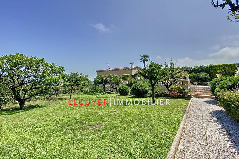 Appartement - 147 m² - 4 pièces