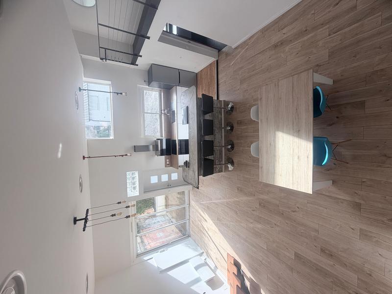 Loft - 104 m² - 4 pièces