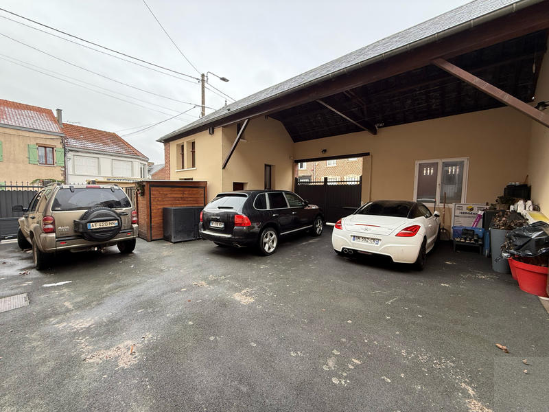 Maison - 227 m² - 7 pièces