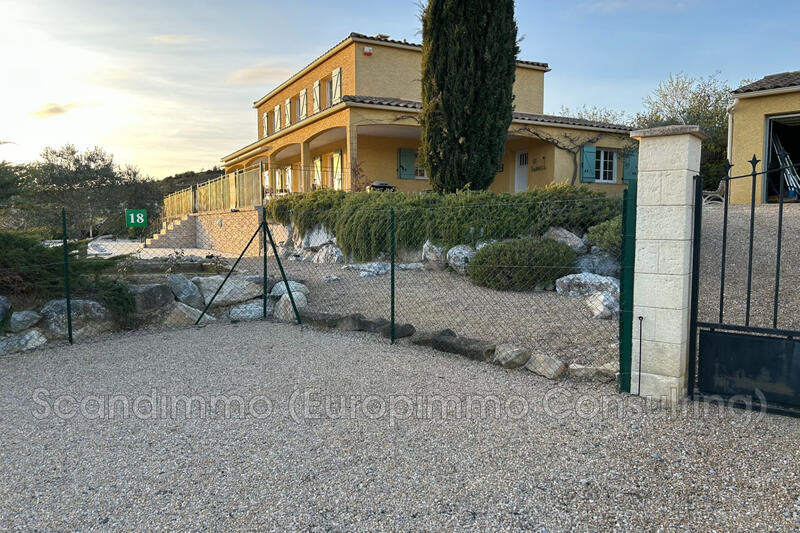 Maison - 190 m² - 5 pièces