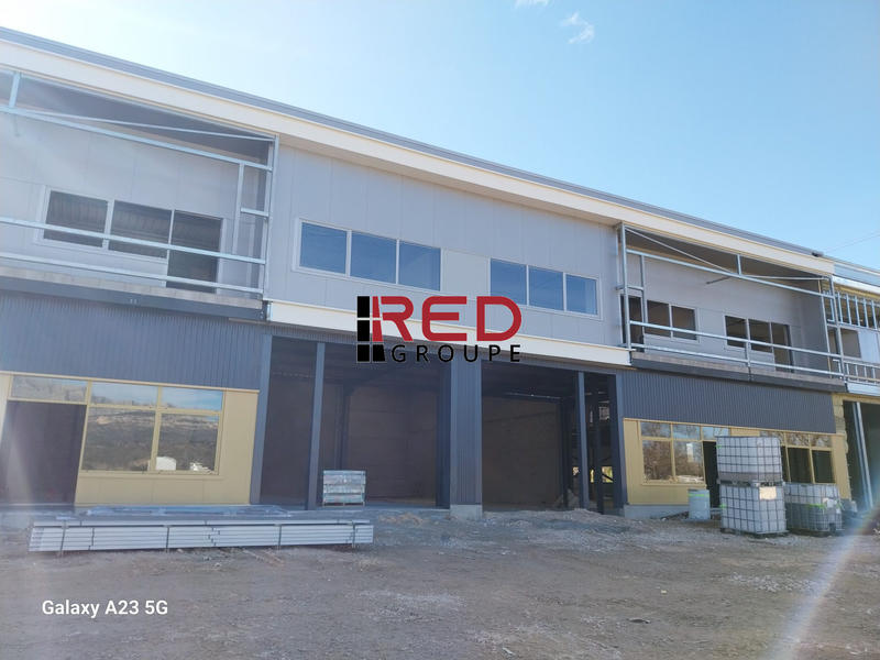 Entrepôt - 1 559 m²