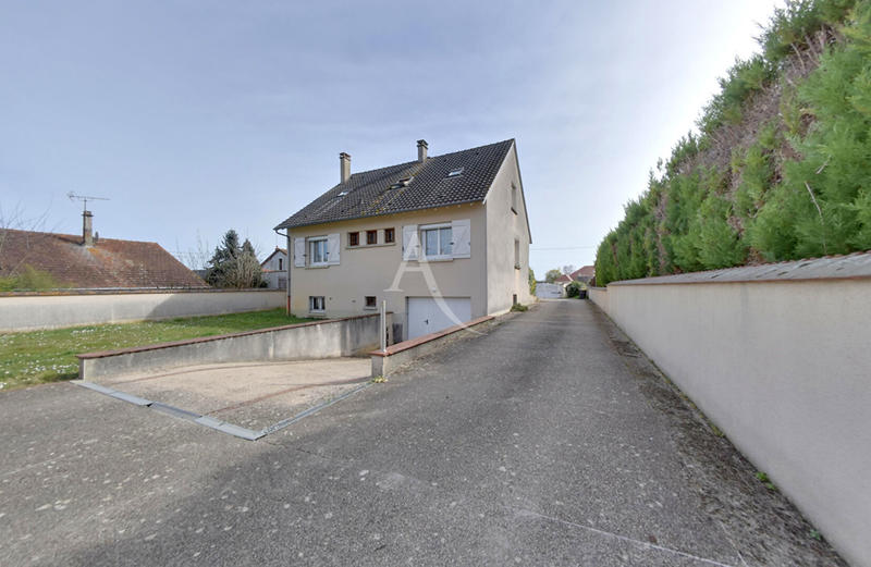 Maison - 122 m² - 5 pièces