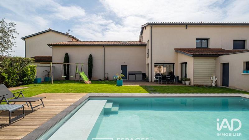 Maison - 163 m² - 7 pièces