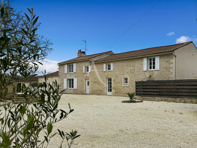 Maison - 242 m² - 5 pièces