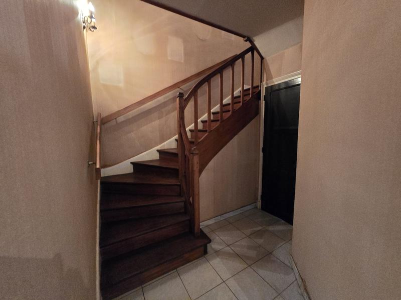 Maison - 181 m² - 7 pièces